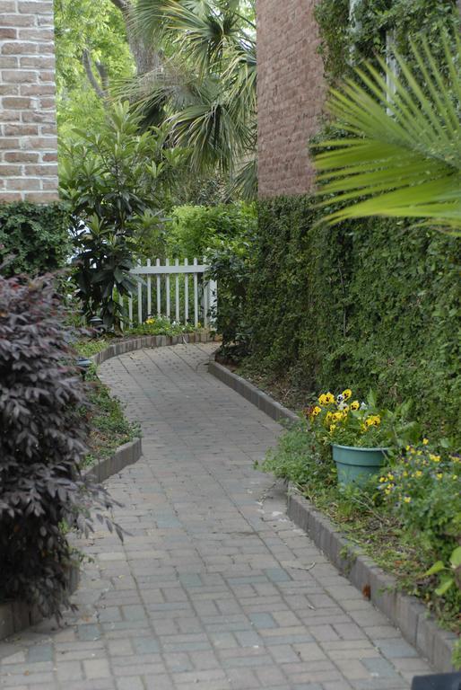 Courtyard Queen Studio,972251200:JPEG