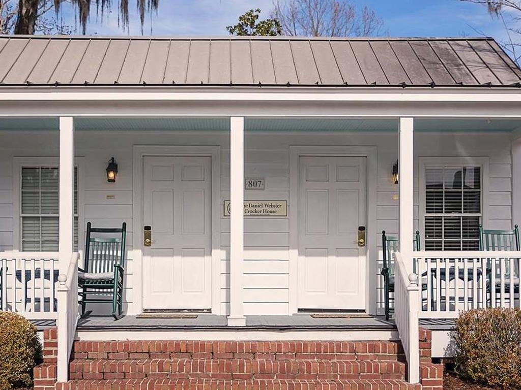 One-Bedroom Cottage,117119629:JPEG